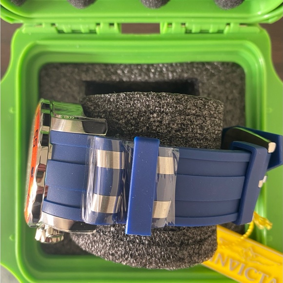 Men’s Invicta Diver Watch - Picture 2 of 3